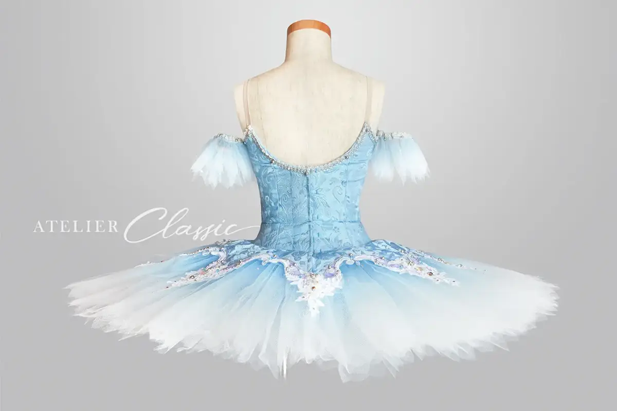 シルヴィア衣装 back style