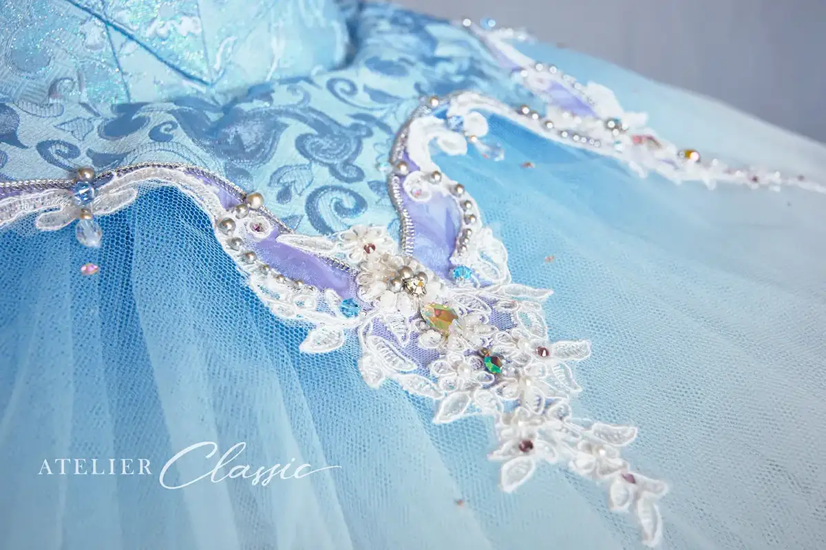 シルヴィア衣装 skirt detail