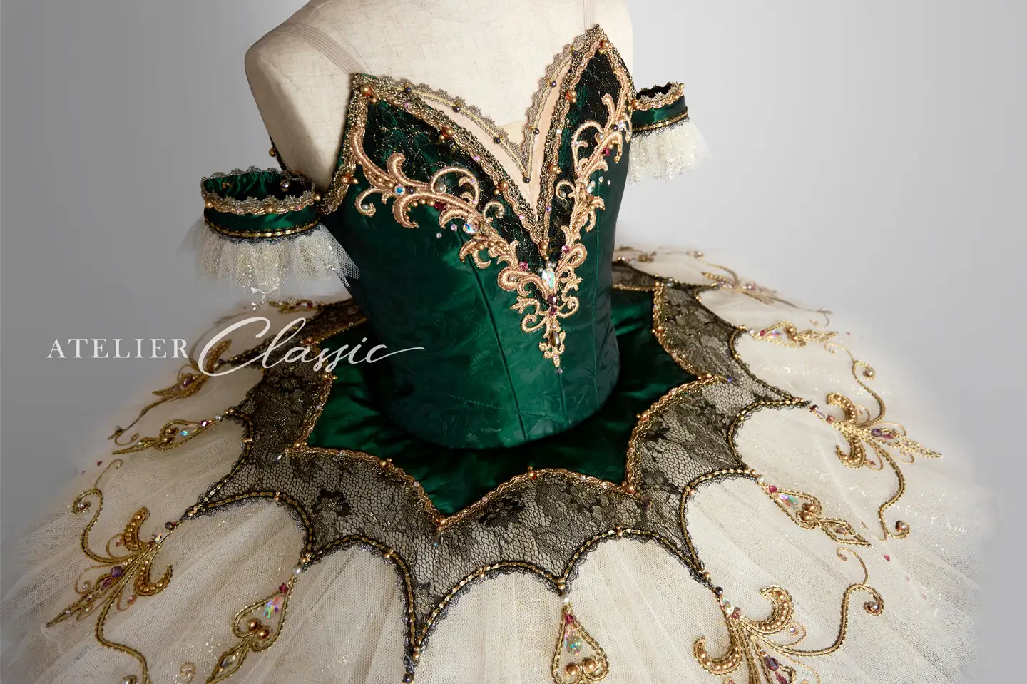 エスメラルダ衣装 detail