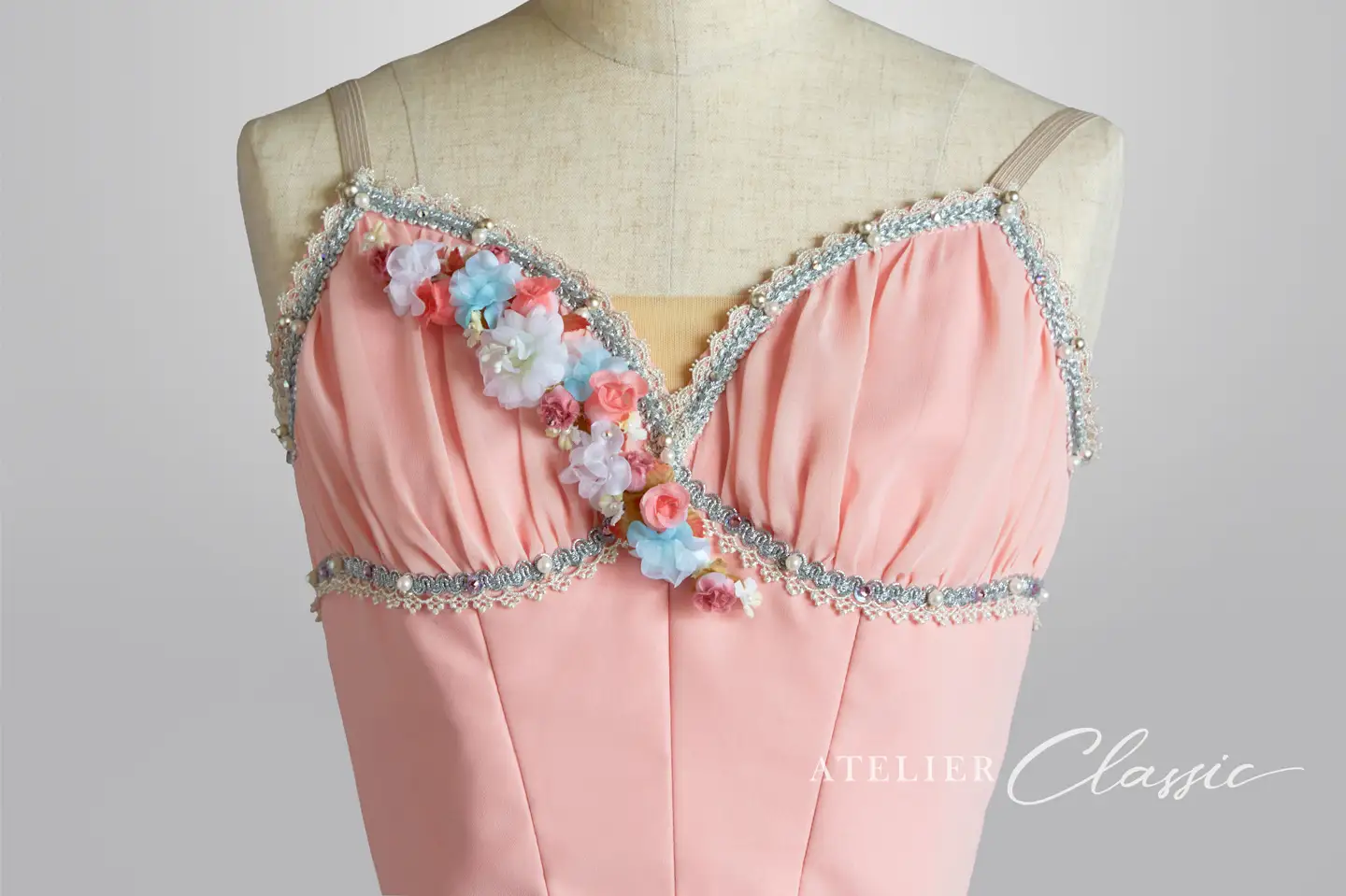 チャイコ衣装 detail