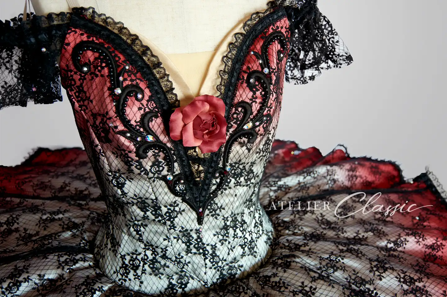 キトリ衣装 バラの飾り