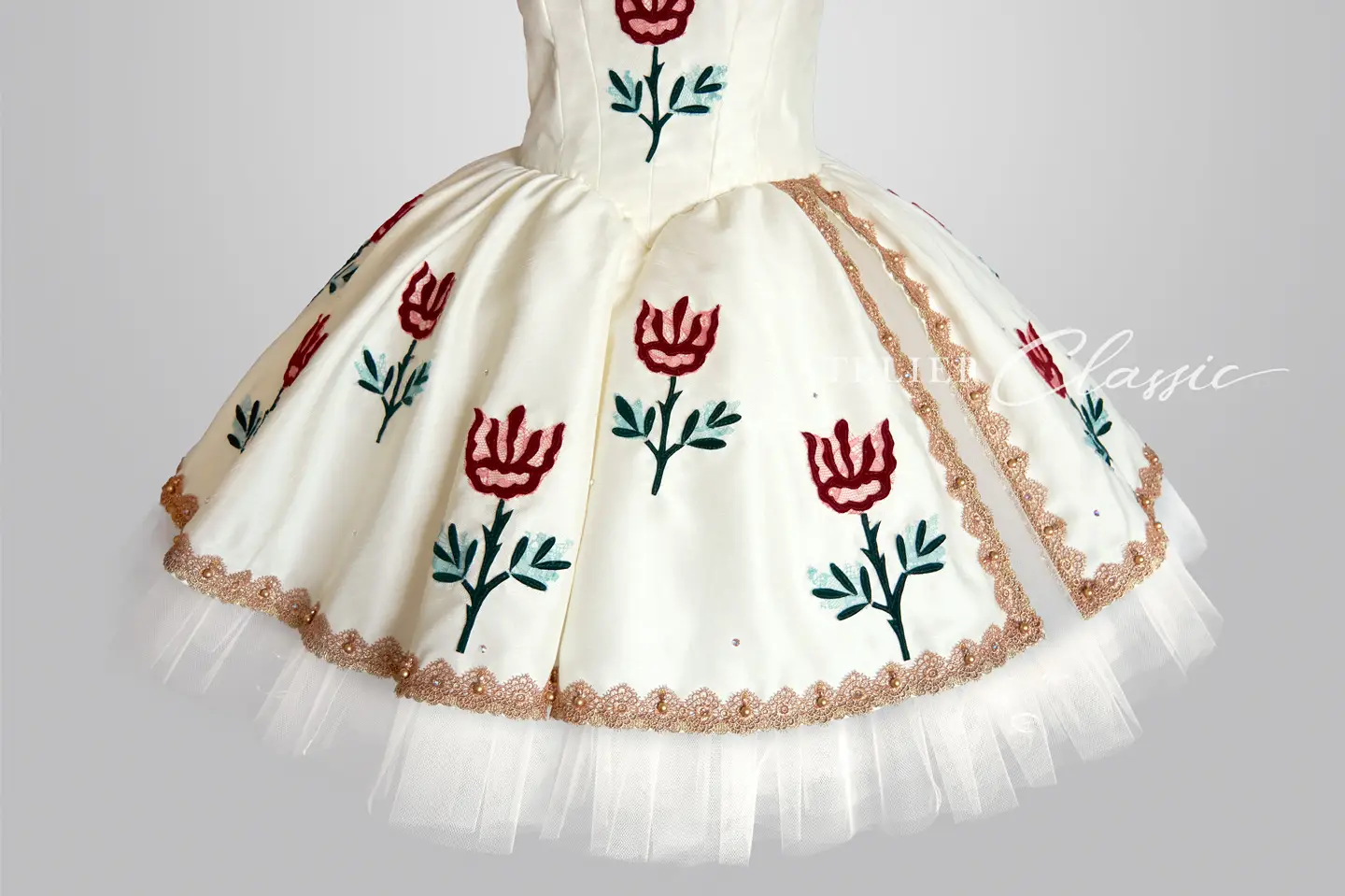 フローラの目覚め衣装のスカートのデザイン