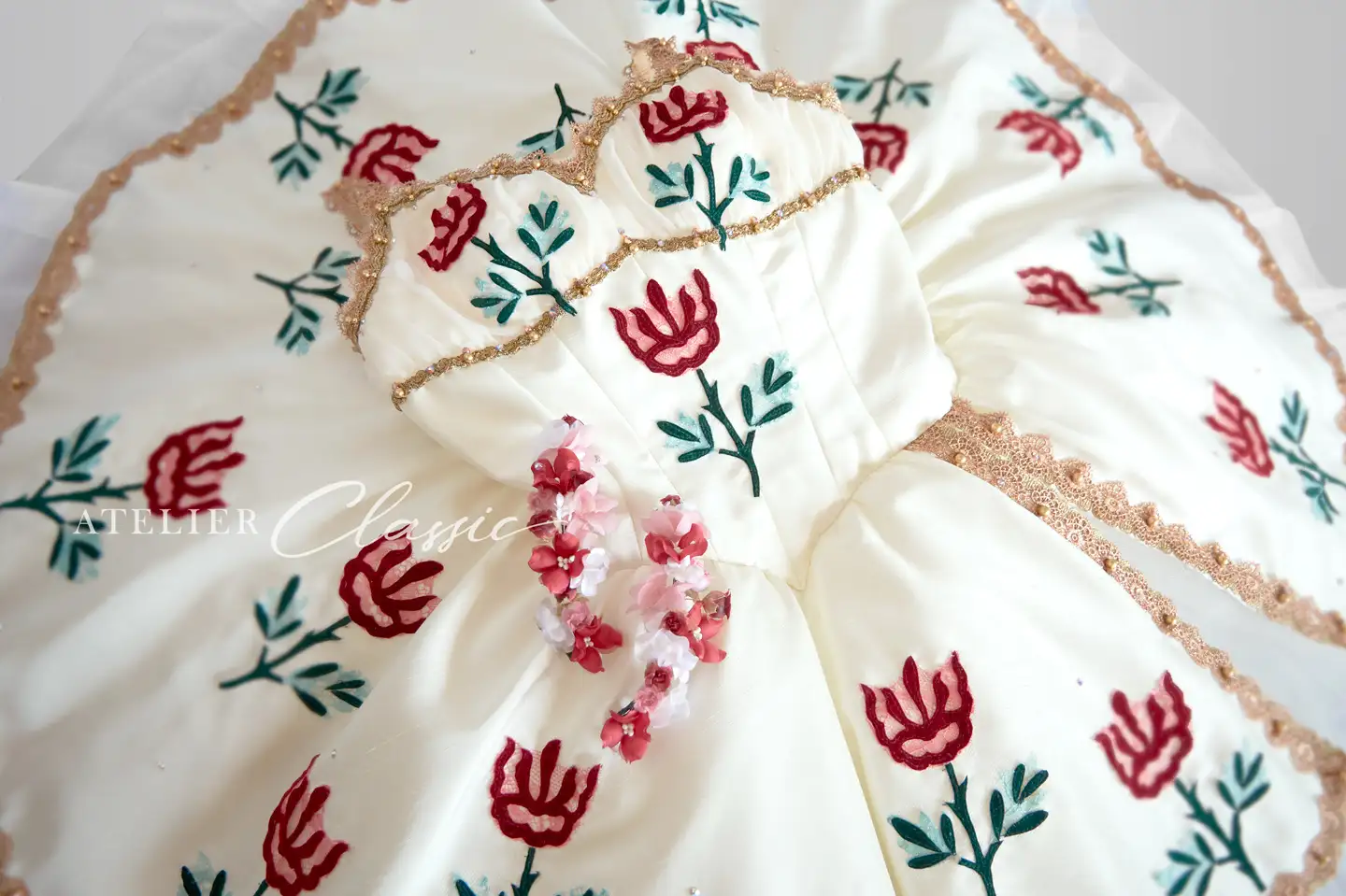 フローラの目覚め衣装と頭飾り