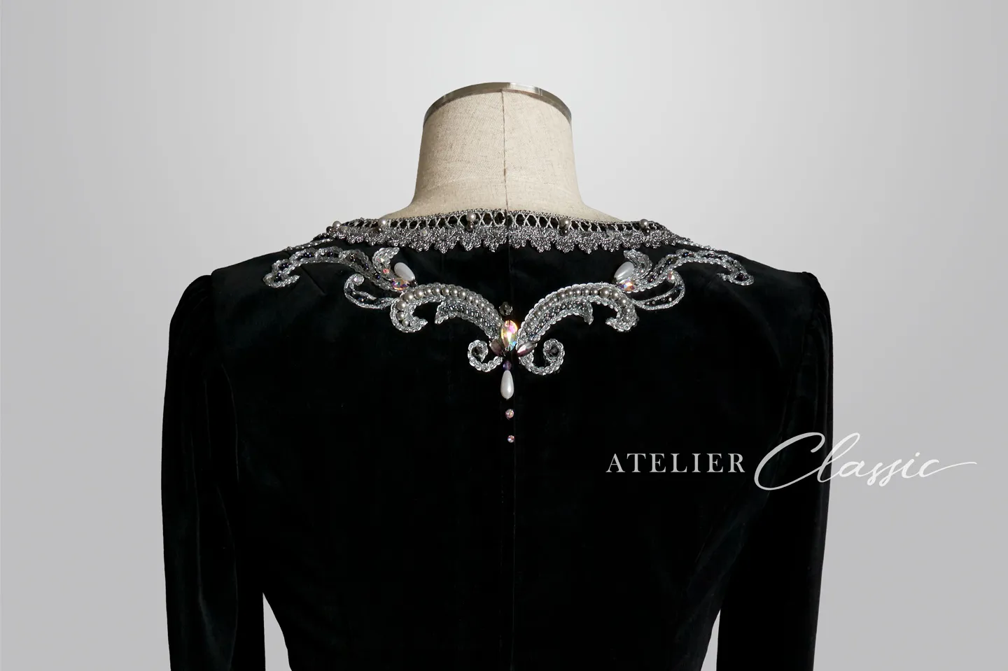 ジゼルのアルブレヒト衣装 背中のデザイン