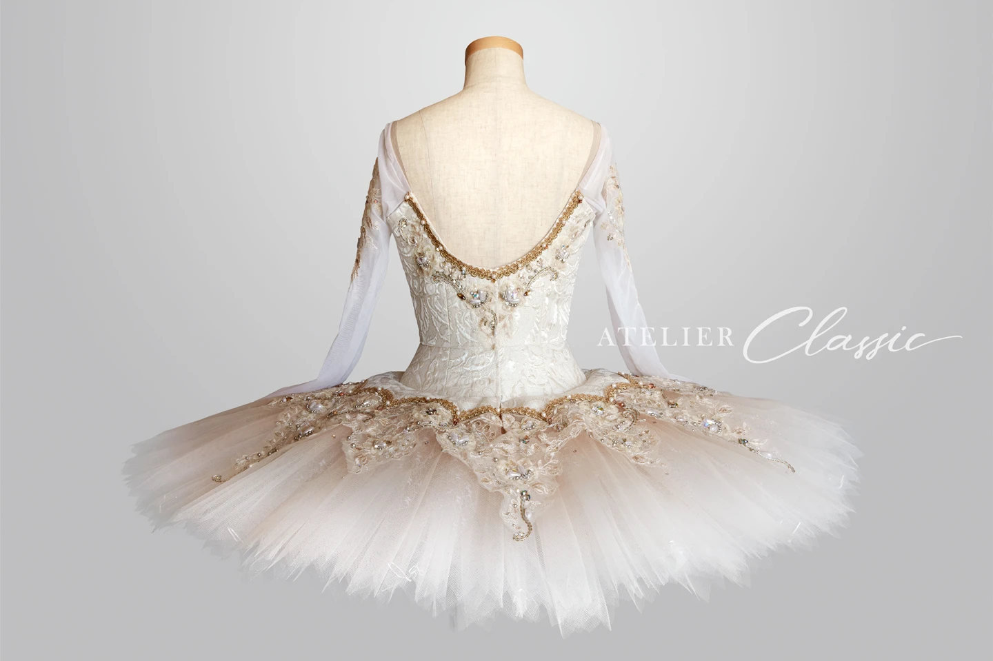 キトリ衣装 back style