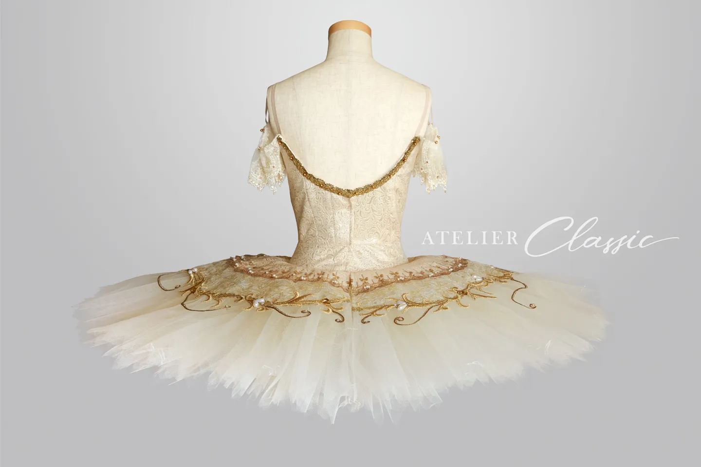 パキータ衣装 back style