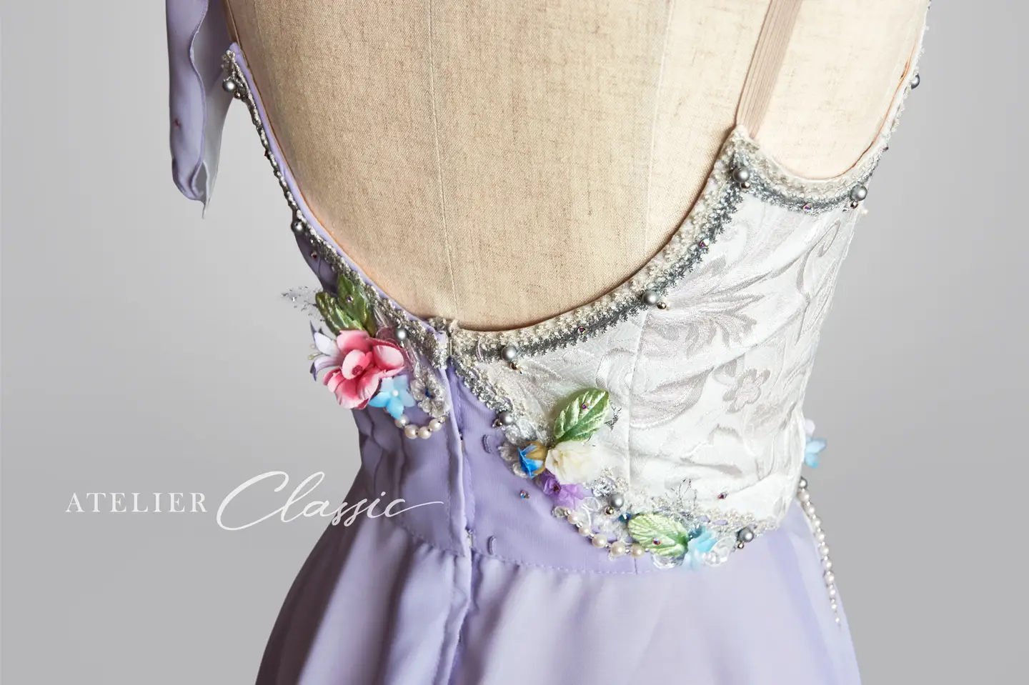 ドンキホーテのキューピッド衣装 背中のデザイン