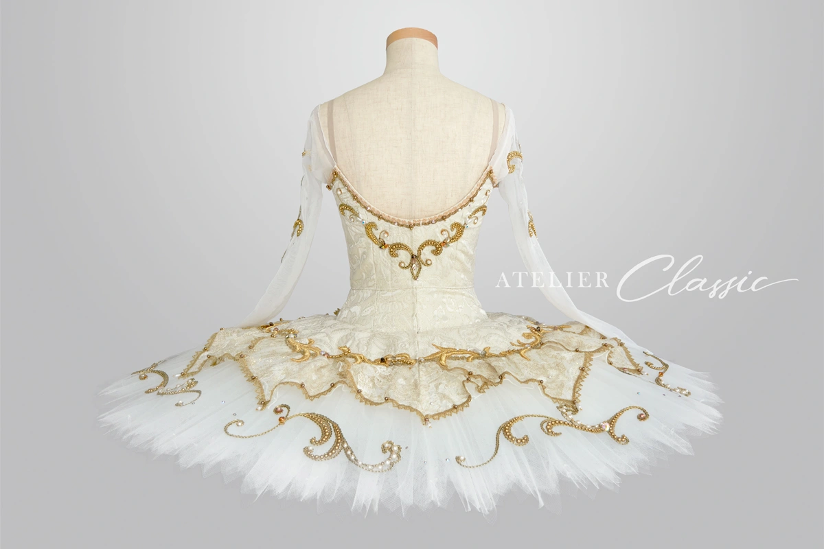 パキータ衣装 back style