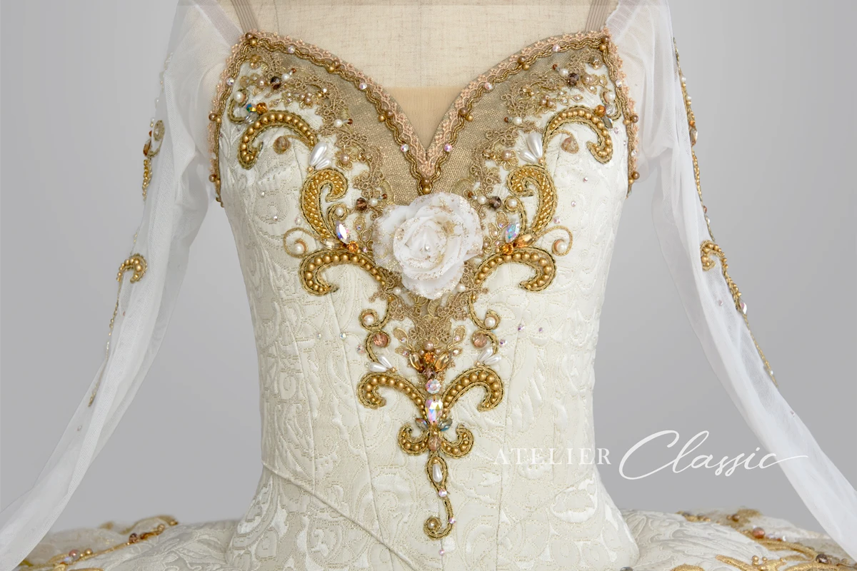 パキータ衣装 正面detail