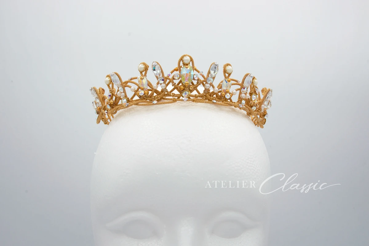ティアラ クラウン型