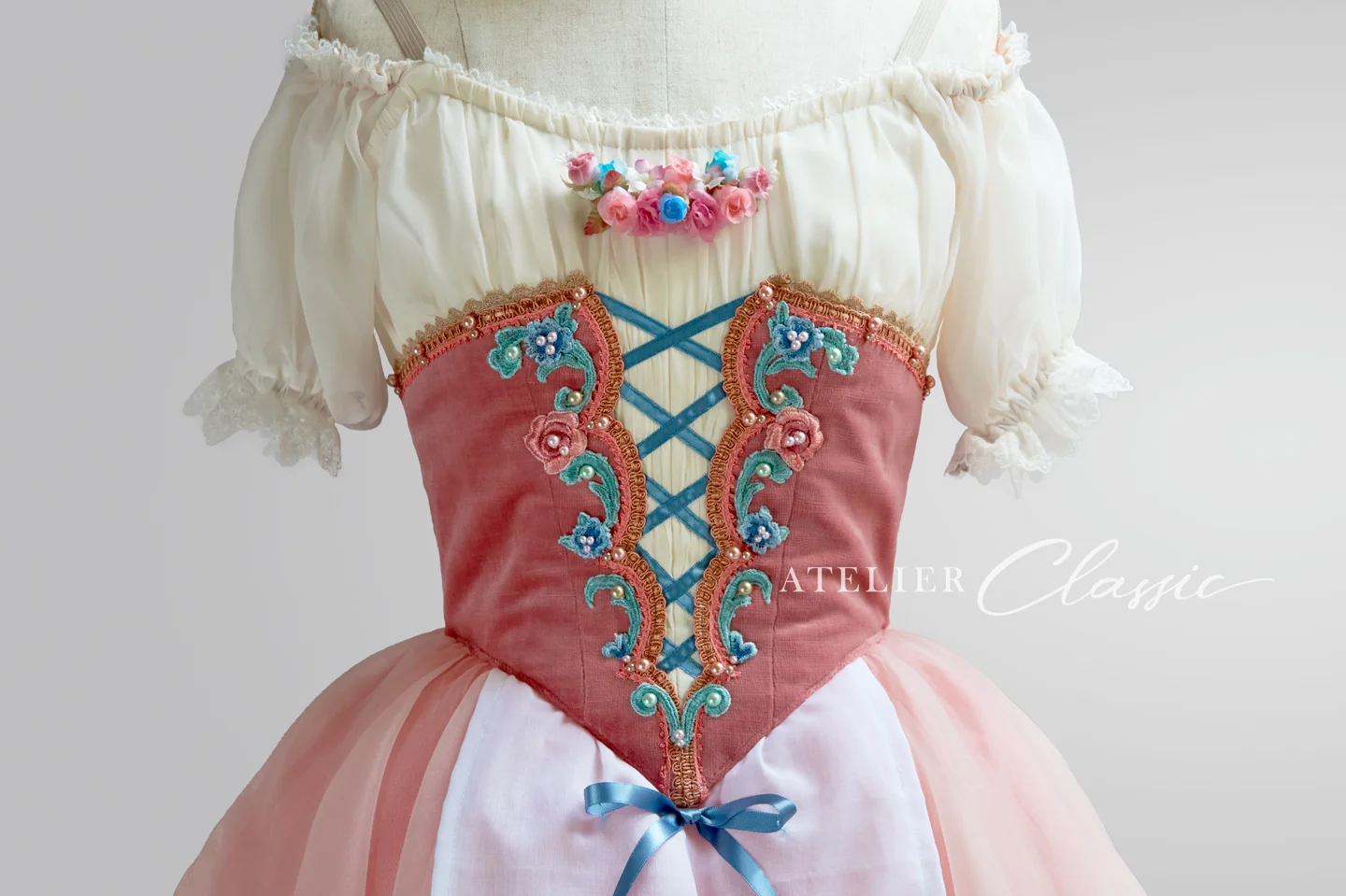 スワニルダ衣装 正面detail