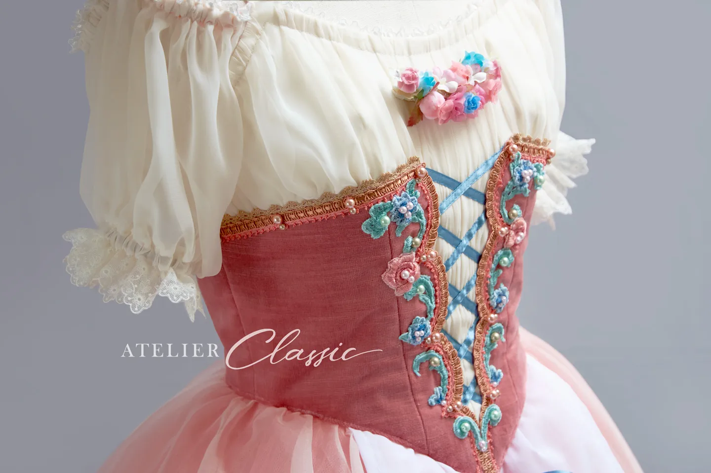 スワニルダ衣装 身頃のデザイン