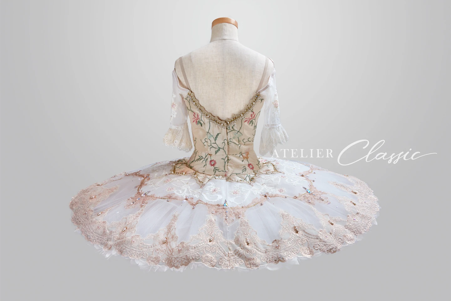 オーロラ衣装 back style