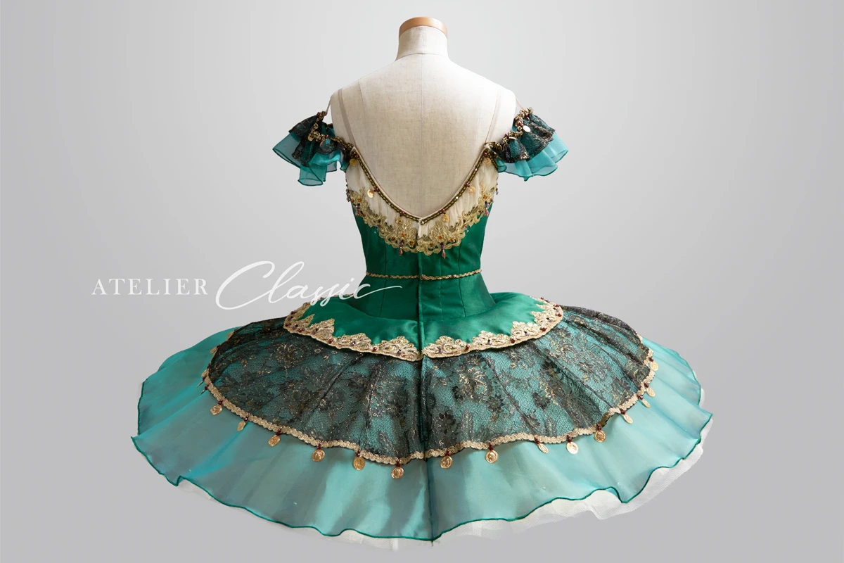 >エスメラルダ衣装 back style