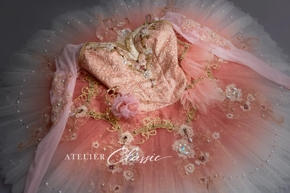 パキータ ヴェスタールカの衣装と頭飾り