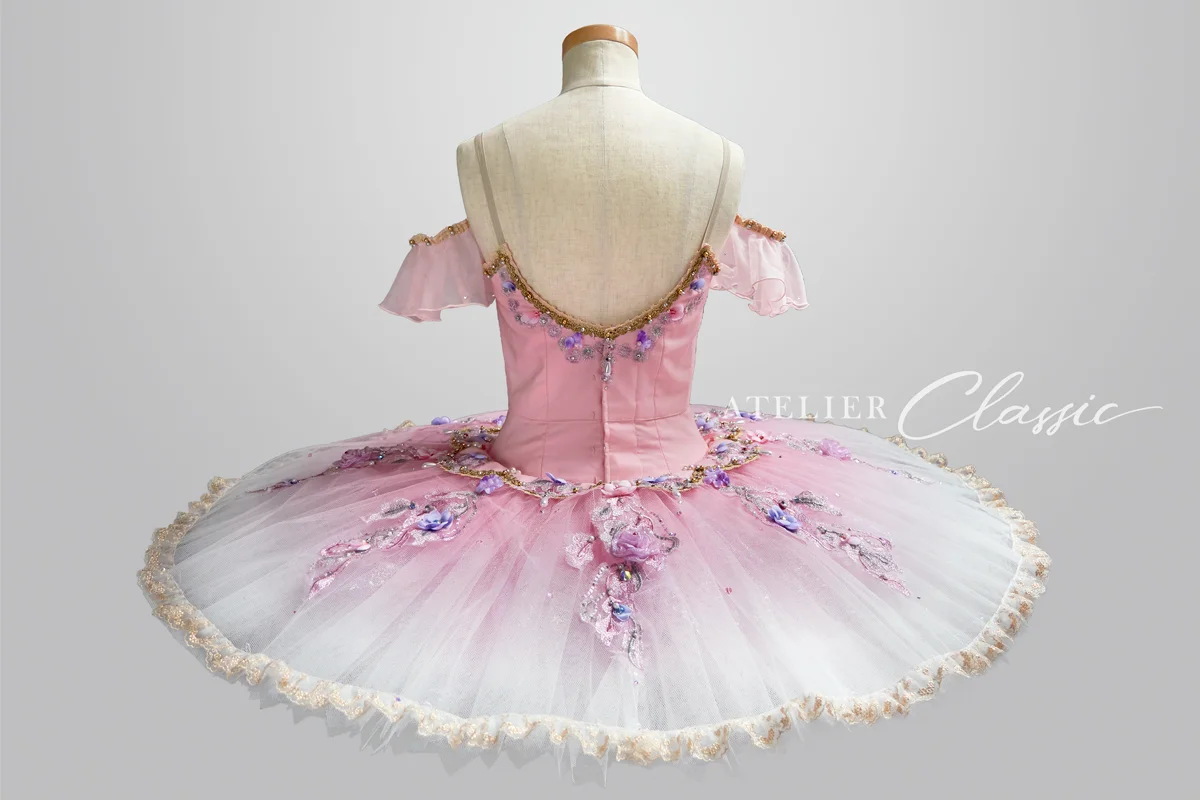 ギュリナーラ衣装 back style