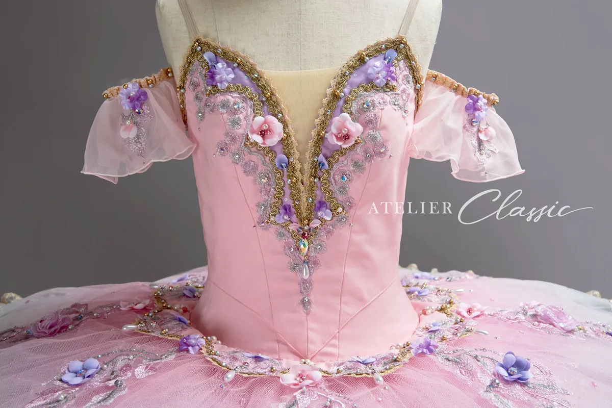 ギュリナーラ衣装 detail