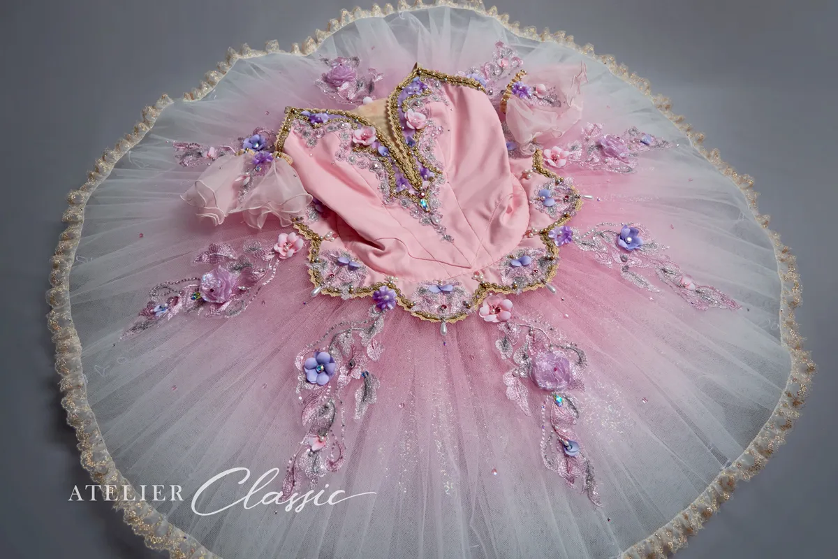 ギュリナーラ衣装