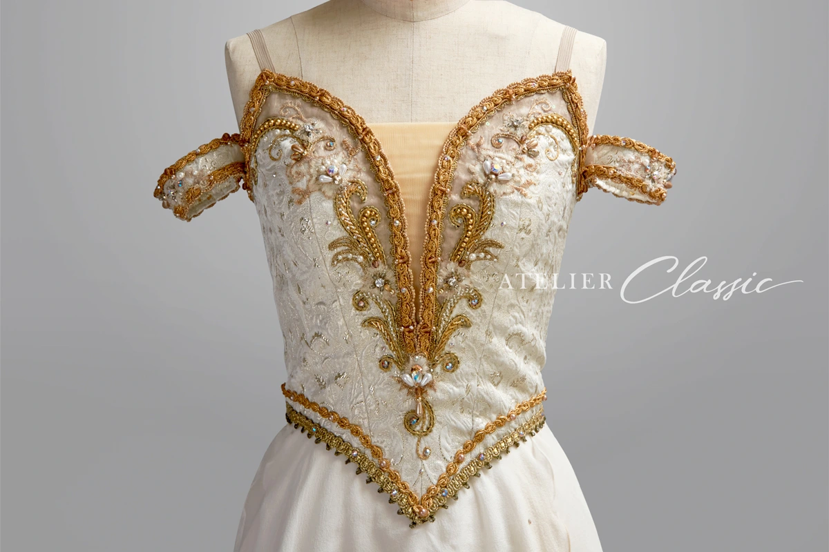 ダイアナ衣装 detail