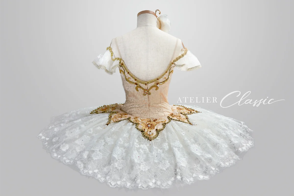 パキータ衣装 back style