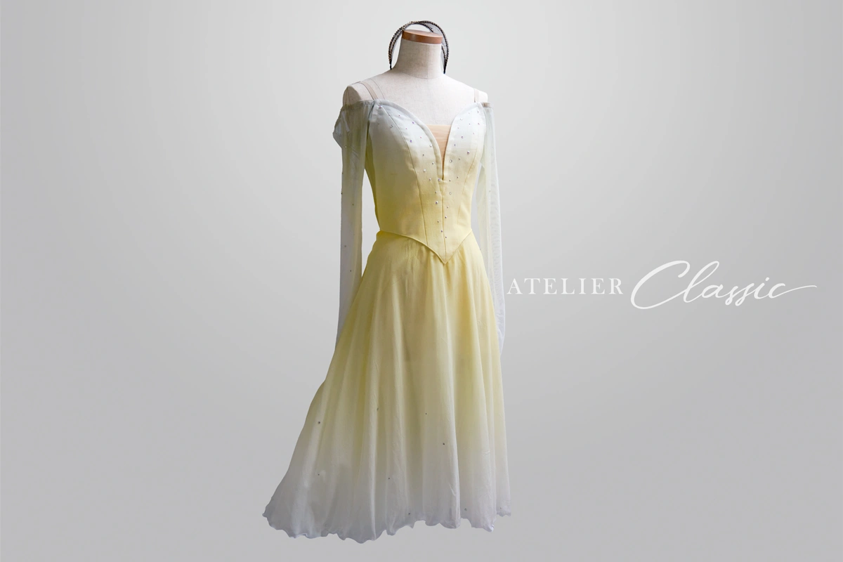 月に寄せる歌衣装